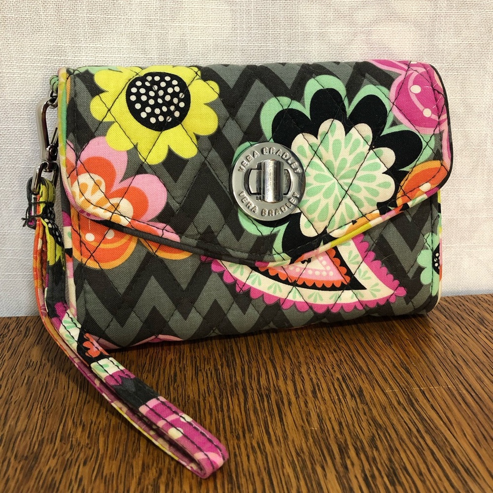 Vera Bradley Bold Floral Quilted Zinnia Boho Wristlet Phone Wallet